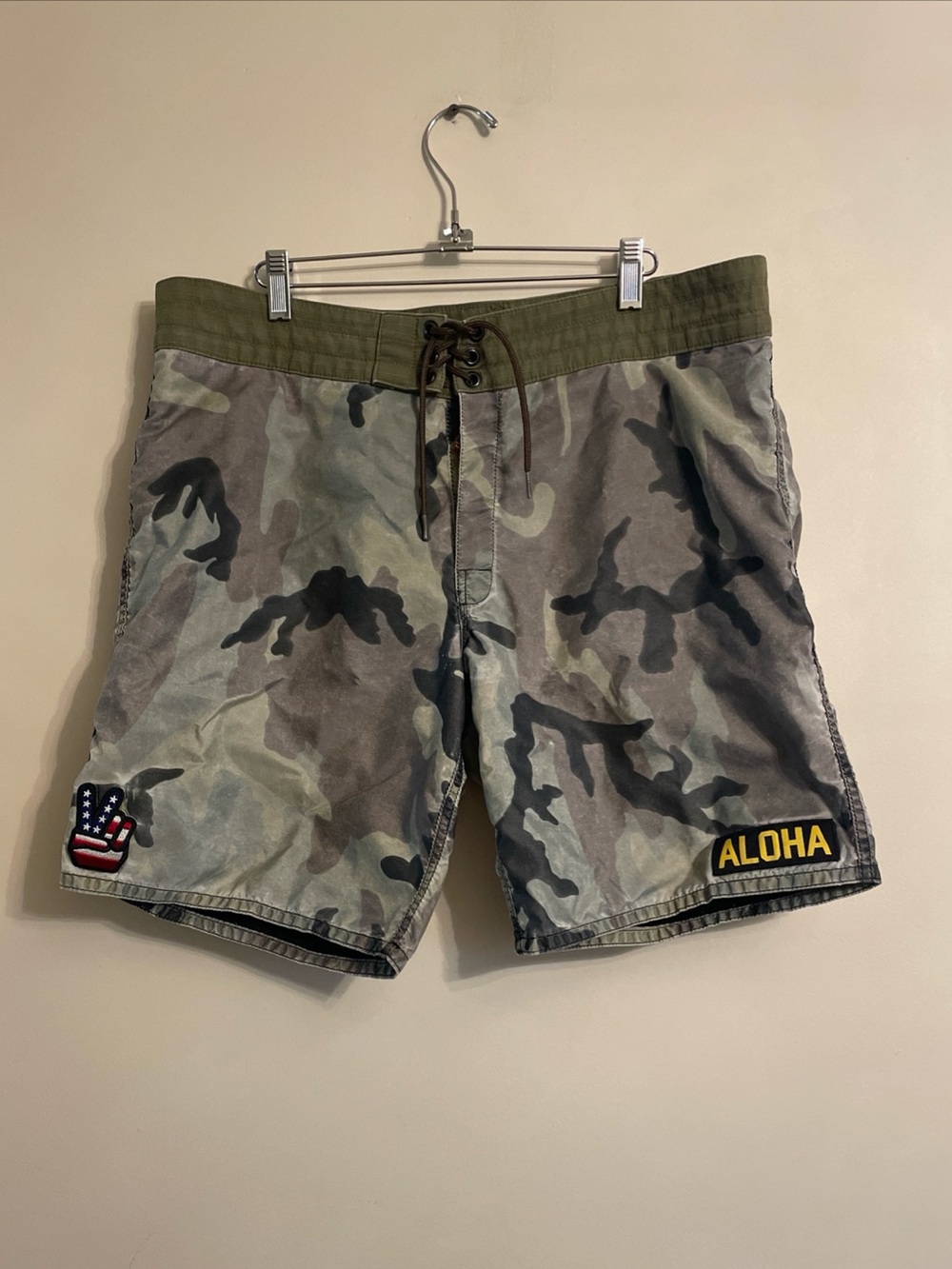 Birdwell Beach Britches Camo Aloha Board Shorts Size 37 Made in USA